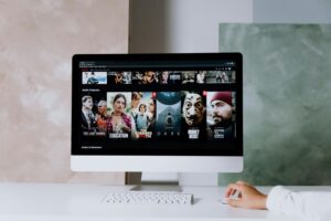 Lire la suite à propos de l’article XalaFlix avis : découvrez si cette plateforme de streaming gratuite, sans pubs, vaut vraiment le détour.