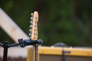 Lire la suite à propos de l’article Accordeur guitare en ligne gratuit — tous les accordages