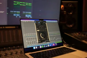 Lire la suite à propos de l’article Comment intégrer et optimiser les plugins MIDI dans Ableton Live pour un flux de travail efficace